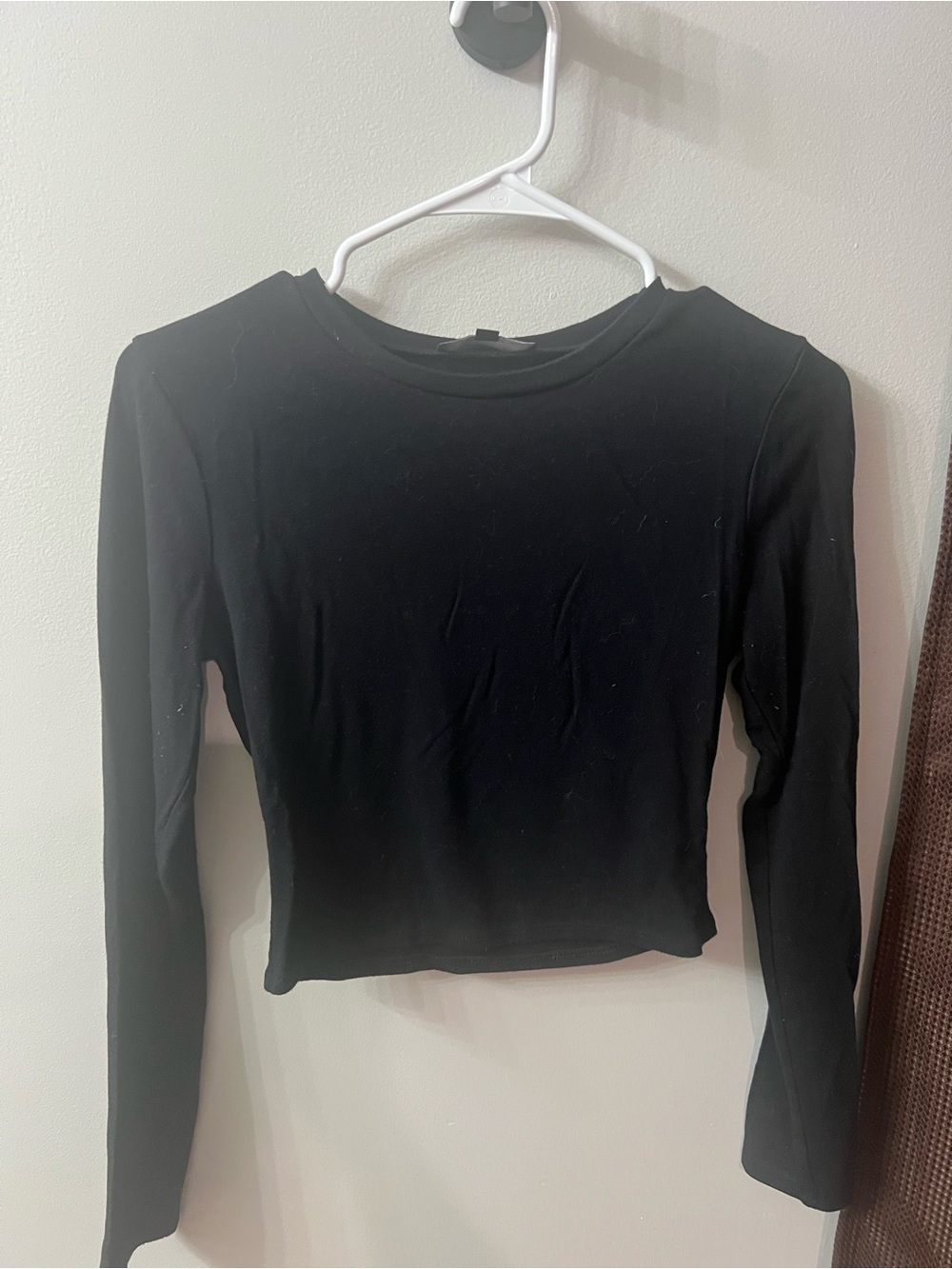 Lulu's Black Long-Sleeve Crewneck Crop Top